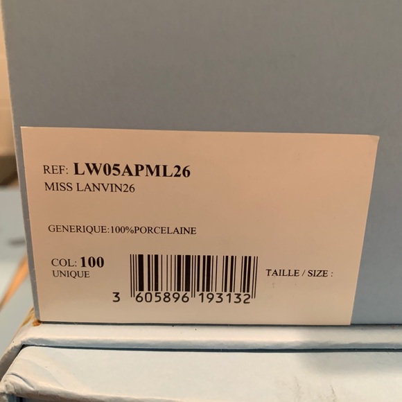 Lanvin Paris porcelain collectors figure. - Picture 3 of 7